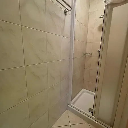 International House Mit 2 Schlafzimmern Zw 7 Apartment *